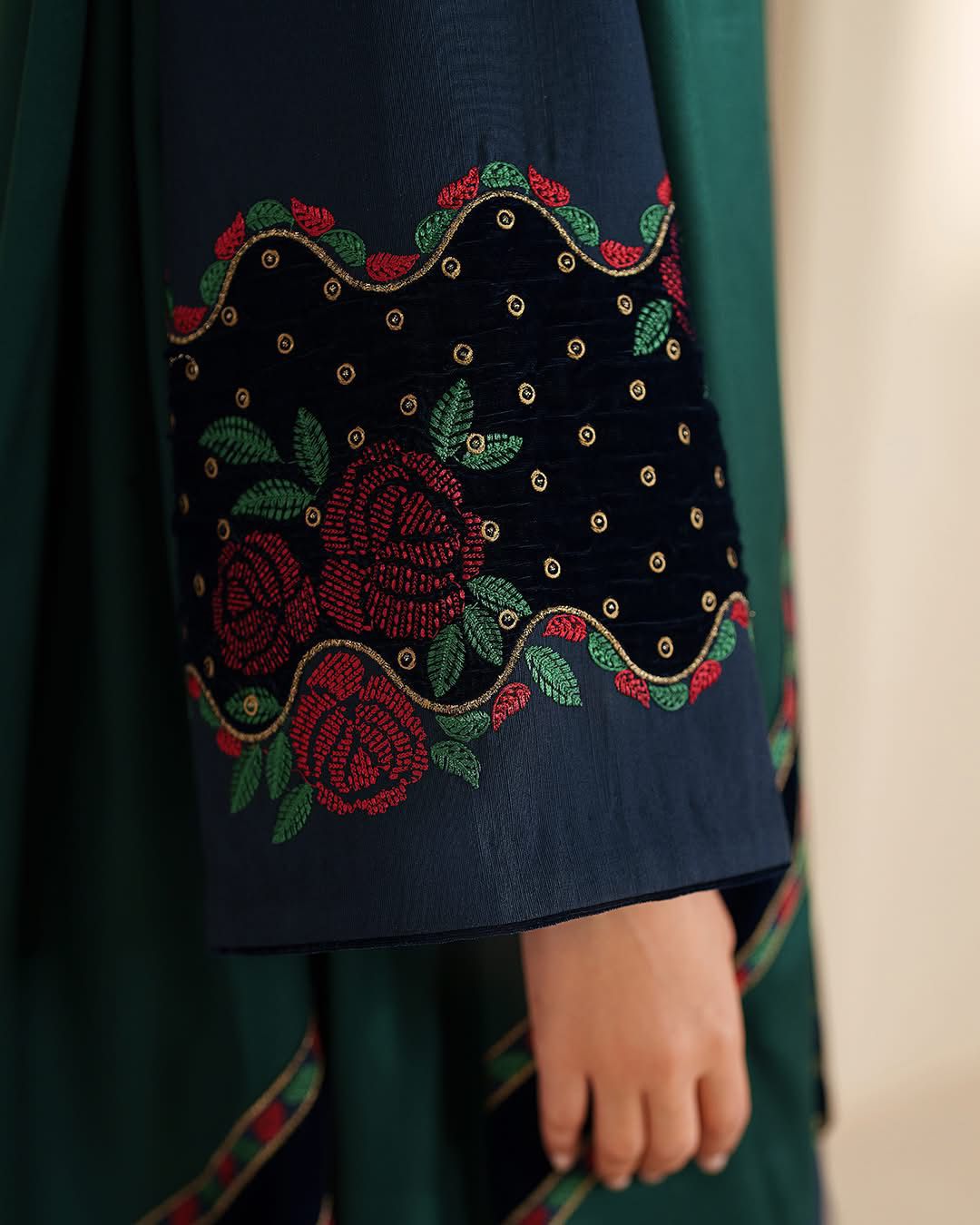 Best Quality Air jet Dhanak Fabric With Velvet Work